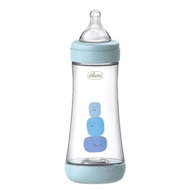 chicco-perfect5-azul-300ml.jpg Bottle of Chicco Baby Bottle Perfect 5 by Chicco, an anti-colic baby bottle indicated for natural breastfeeding.
