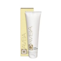 Tube  of  DAveia  Moisturizing  Cream  by  DAveia,  a  cream  indicated  for  hydrating  and  calming  irritations  of  dry  and  dehydrated  skin.