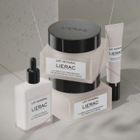 a  melting  serum  indicated  for  the  eye  contour  lifting.