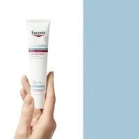 a  soothing  cream  indicated  for  repairing  dry