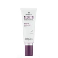Tube  of  Discrom  Control  Depigmenting  Gel-Cream  SPF50  by  Neoretin,  a  gel-cream  indicated  for  combating  spots  and  sun  protection.