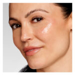 a  serum  indicated  for  lifting  and  smoothing  wrinkles.