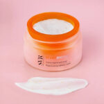 a  regenerating  cream  indicated  for  dull  skin.
