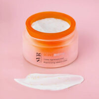 a  regenerating  cream  indicated  for  dull  skin.