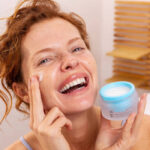 a plumping gel indicated for skin dehydration.