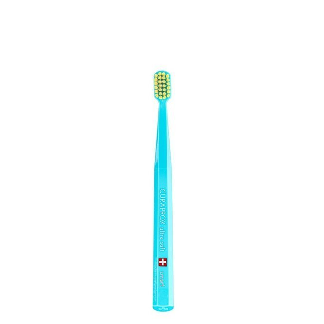 curaprox_smart_escov_dent_ultra_soft Product container of Curaprox CS Smart Toothbrush by Curaprox, a soft toothbrush indicated for cleaning teeth and removing plaque.