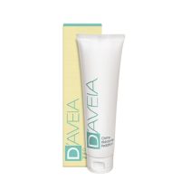 Tube  of  DAveia  Pediatric  Moisturizing  Cream  by  DAveia,  a  moisturizing  cream  indicated  for  dry  skin  in  babies  and  children.