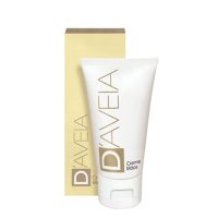 Tube  of  DAveia  Hand  Cream  by  DAveia,  a  cream  indicated  for  moisturizing  and  calming  irritations  on  dry  hands.
