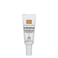 Product  container  of  Martiderm  DSP-Renovation  Cream  by  Martiderm,  a  cream  indicated  for  skin  regeneration  and  combating  spots.