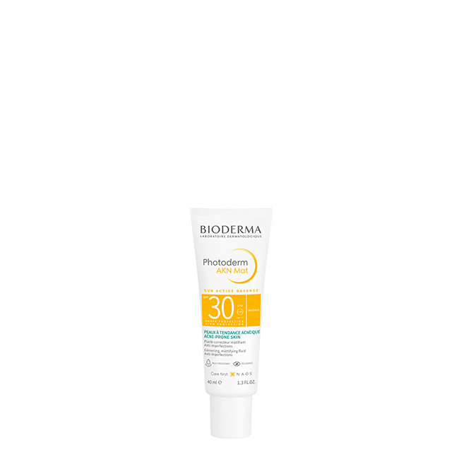 BiodermaPhotodermAKNMatSPF30MattifyingFluid40ml Bottle of Bioderma Photoderm AKN Mat SPF30 Mattifying Fluid by Bioderma, a sun fluid indicated for matifying oily acne prone skin.