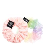 a hair tie indicated for securing hair without damage.