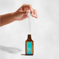 a concentrated care indicated for exfoliating and soothing the dry scalp.