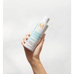 a  hydrating  conditioner  indicated  for  restoring  damaged  hair.