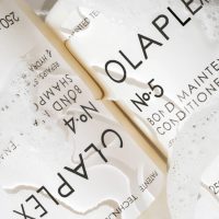a  conditioner  indicated  for  hydrating  and  repairing  hair  damage.
