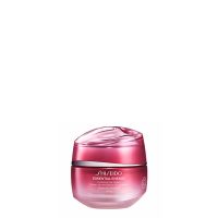 Jar  of  Shiseido  Essential  Energy  Hydrating  Day  Cream  SPF20,  a  day  cream  indicated  for  intense  hydration  and  UV  protection.