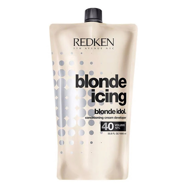RedkenBlondeIdolConditioningCreamDeveloper40Volume1000ml Bottle of Redken Blonde Idol Conditioning Cream Developer by Redken, a cream developer indicated for luminous shine.