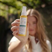 a  care  mist  indicated  for  illuminating  blonde  hair  tones.