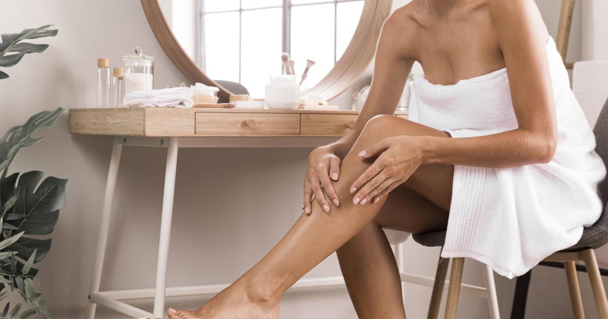 Woman with ingrown hair on her leg