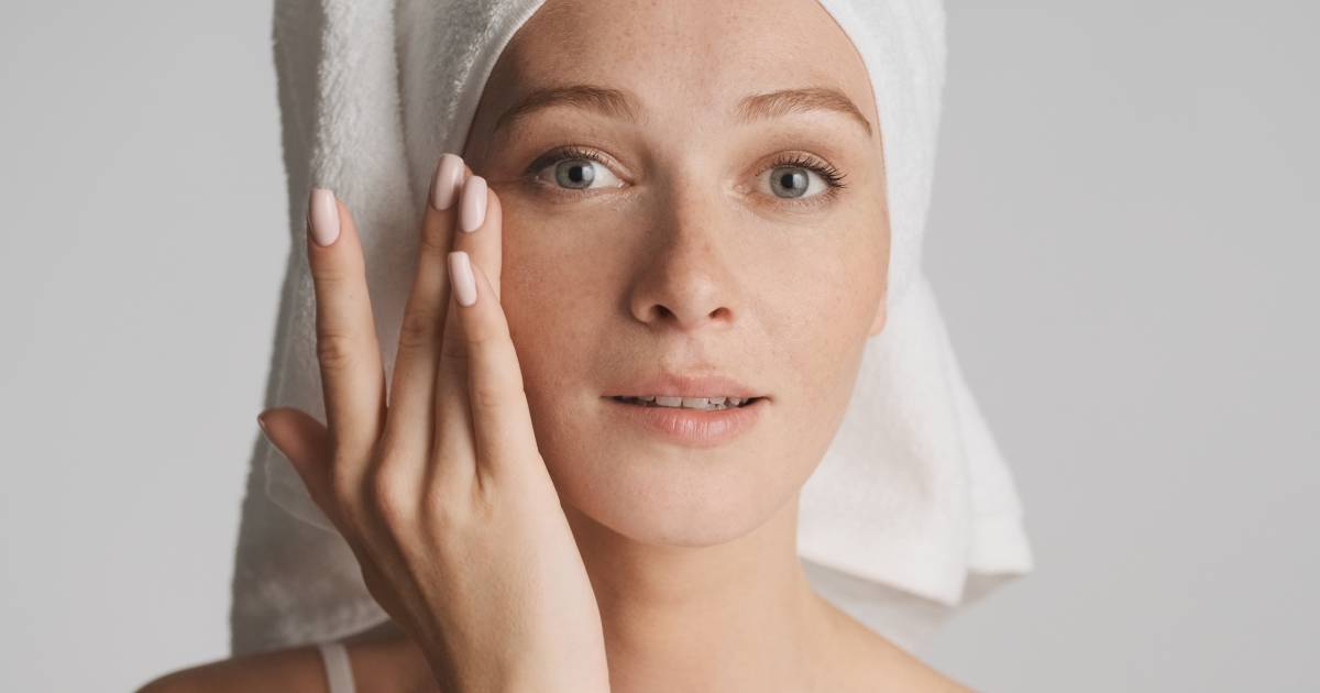 Skincare for Sensitive Eyes: Tips and Tricks