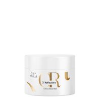 Jar  of  Wella  Professionals  OR  Oil  Reflections  Luminous  Reboost  Mask,  a  hair  mask  indicated  for  hydrating  and  nourishing  hair.
