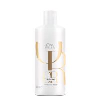 Bottle  of  Wella  Professionals  OR  Oil  Reflections  Luminous  Reveal  Shampoo,  a  shampoo  indicated  for  moisturizing  and  shine.