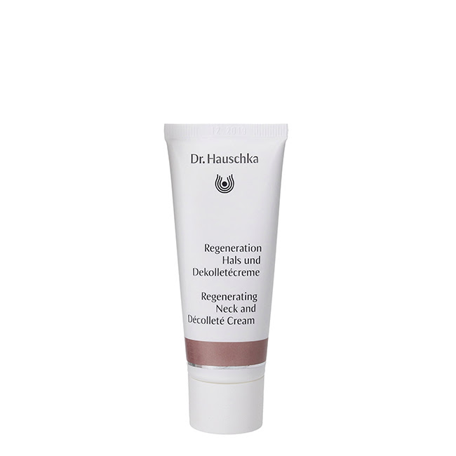 Dr.HauschkaRegeneratingNeckandDécolletéCream40ml Jar of Dr. Hauschka Regenerating Neck and Décolleté Cream, a regenerating cream indicated for firming neck wrinkles.