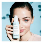 a fluid gel indicated for regulating sebum and reducing redness.