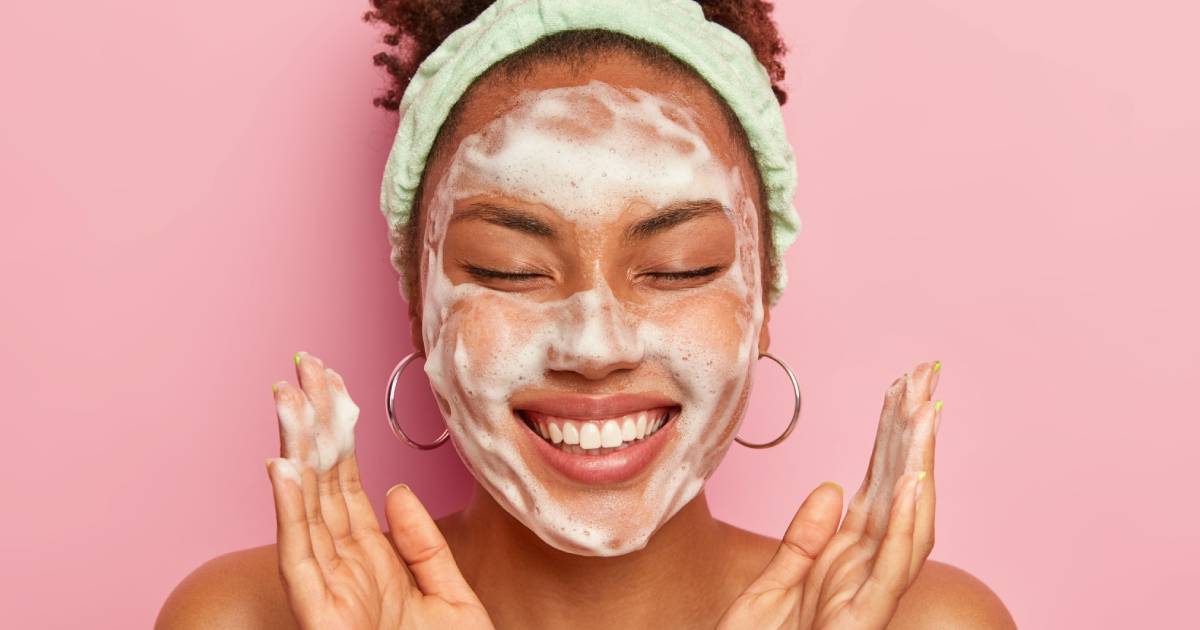 How to Cleanse Your Skin