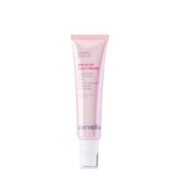 Jar  of  Sensilis  Skin  Glow  Juicy  Cream  by  Sensilis,  a  revitalizing  cream  indicated  for  hydrating  and  illuminating  the  complexion.