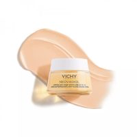 a  smooth  day  cream  for  dark  spots  and  menopausal  skin.