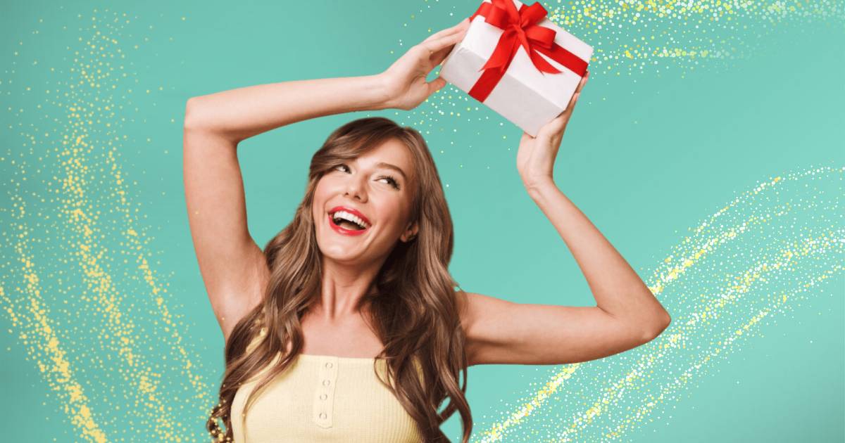Glowing Gifts: A Christmas Beauty Guide for Her