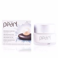 Jar  of  Diet  Esthetic  Micro  Pearl  Moisturizing  Anti-Aging  Cream  by  Diet  Esthetic,  a  cream  indicated  for  moisturizing  and  anti-aging.