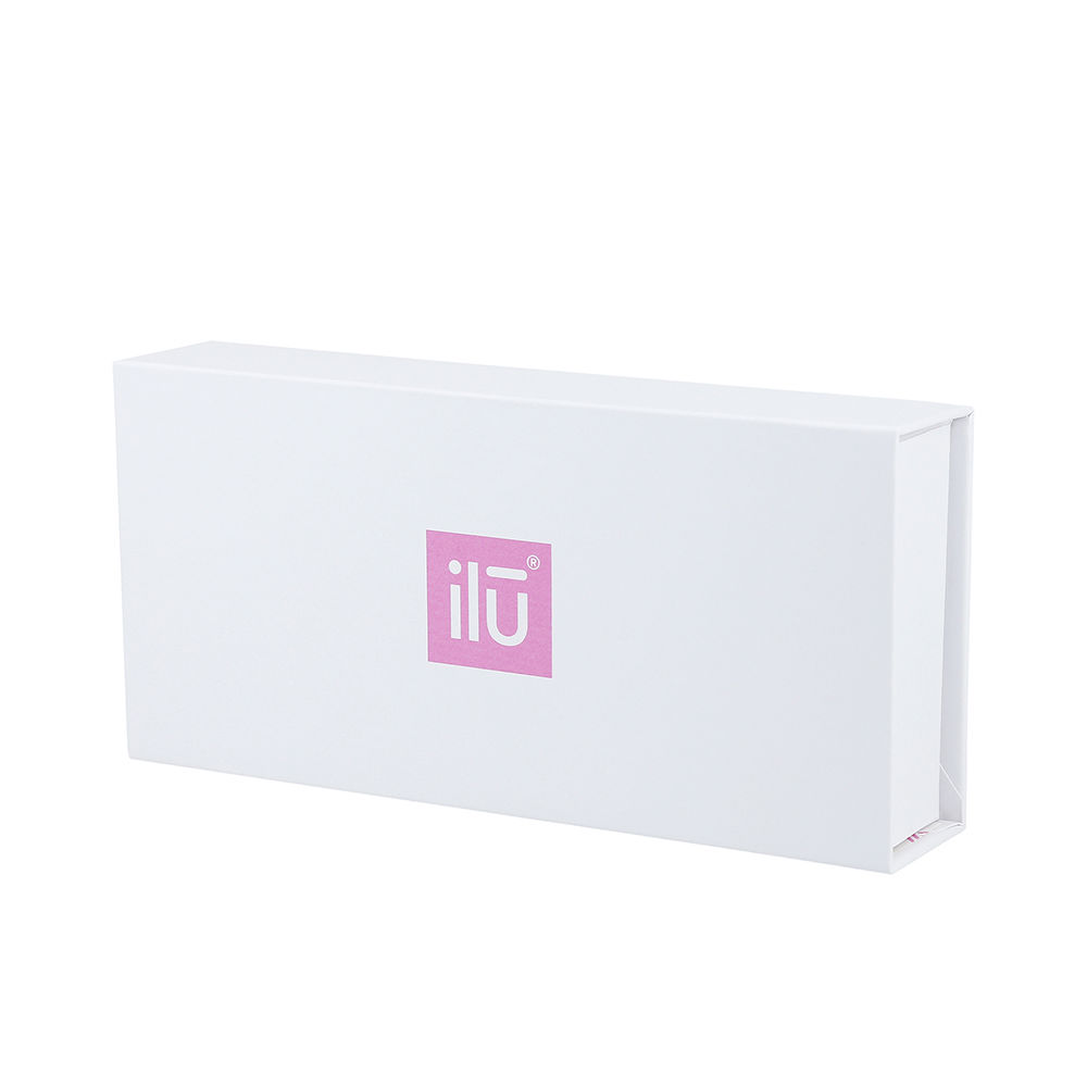 IlūFacialRollerColorRoseQuartz Product container of Ilū Facial Roller by Ilū, a rose quartz roller indicated for stimulating circulation and skin drainage.