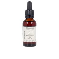 Bottle  of  Salerm  Homme  Beard  Oil  by  Salerm,  a  nourishing  oil  indicated  for  softening  beard  and  moustache  hair.