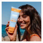 Isdin Fotoprotector Gel Cream SPF30 250ml - Image 3