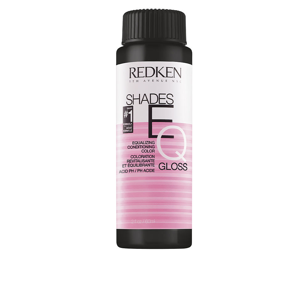 RedkenShadesEQGlossColorRedKicker60ml Box of Redken Shades EQ Gloss Color Red Kicker, a liquid demi-permanent color indicated for adding shine and enhancing tone.