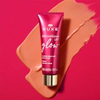 a  tinted  cream  indicated  for  firmness  and  radiance.