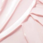 a cream indicated for moisturizing and fighting signs of aging.