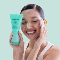 a  gel  indicated  for  deep  skin  purification.