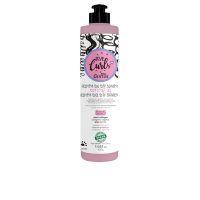 Product  container  of  Griffus  Love  Curls  Day  After  Gel  2A-4C  by  Griffus,  a  gel  indicated  for  recovering  hair  finish  and  curls.