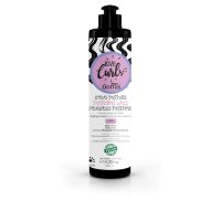 Product  container  of  Griffus  Love  Curls  Incredible  Waves  Styling  Cream  2ABC  by  Griffus,  a  cream  indicated  for  thermal  protection.