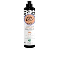 Bottle  of  Griffus  Love  Curls  Perfect  Curls  Styling  Cream  3ABC  by  Griffus,  a  leave-in  cream  indicated  for  defining  curly  hair.