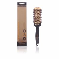 Product  container  of  Artero  Brush  43Mm  by  Artero,  a  round  hairbrush  indicated  for  creating  smooth  and  voluminous  hairstyles.