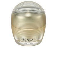 Jar  of  Sensai  Ultimate  The  Cream,  a  light  cream  indicated  for  moisturizing  and  activating  skin  vitality.