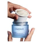 a gel cream indicated for correcting blemishes.