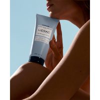 a  body  gel  indicated  for  moisturizing  and  soothing  skin  after  sun  exposure.
