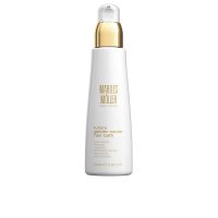 Bottle  of  Marlies  Möller  Luxury  Golden  Caviar  Hair  Bath  by  Marlies  Möller,  a  shampoo  indicated  for  nourishing  the  hair.
