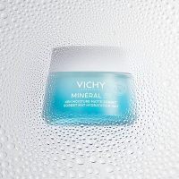 a gel sorbet indicated for hydration and a mattifying effect.
