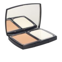 Compact  of  Ultra  Le  Teint  Compact  Foundation  SPF15  Color  B40  by  Chanel,  a  powder  foundation  indicated  for  a  flawless  matte  complexion.