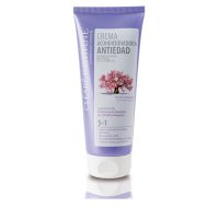 Bottle  of  Anti-Aging  Conditioning  Cream  by  Clearé  Institute,  a  cream  conditioner  indicated  for  repairing  and  rejuvenating  hair.